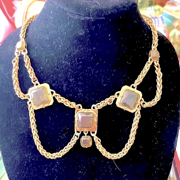 Lavallière necklace with topaz colored faceted stones framed in gold tone - Picture 3 of 8